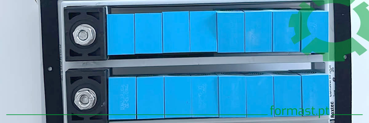 Sistema de Vedação Roxtec ComSeal 32/8 - Protecção e organização nas entradas de cabos